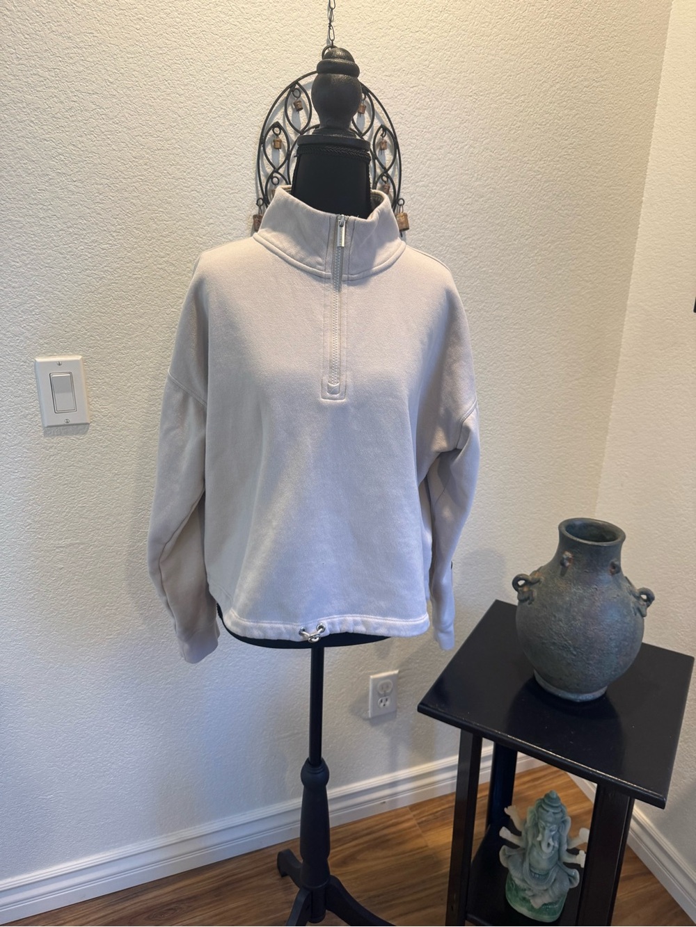 Calvin Klein Cream Color Half-Zip Cropped Sweatshirt